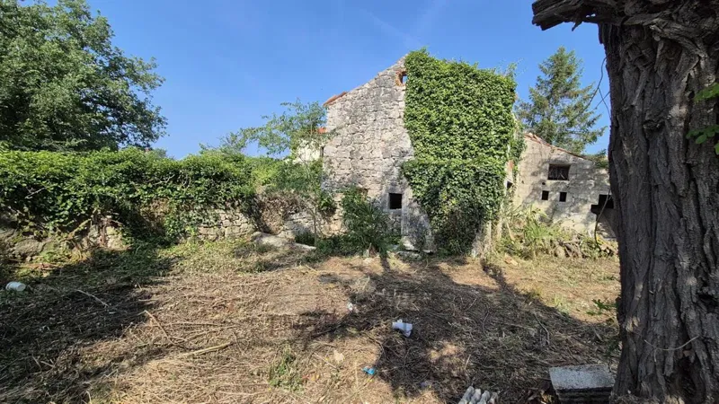 Casa in pietra istriana da ristrutturare – a 4,5 km dal mare e dal centro di Parenzo – 2