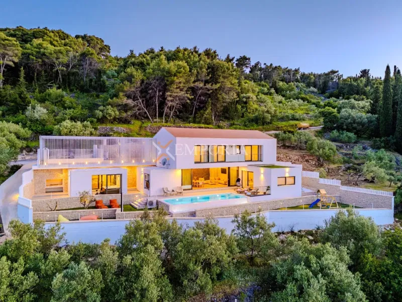 Dream villa with a pool and an incredible sea view – 3