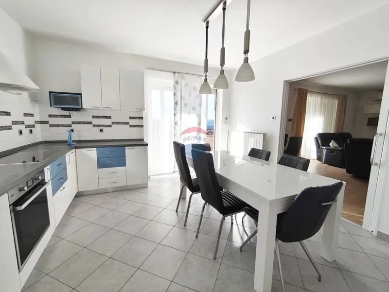 Condo/Apartment Novi Vinodolski, 120,58m2 – 2