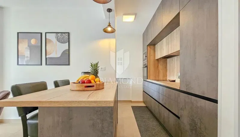 Zona Umago, bellissima casa indipendente di 260 m2 con piscina – 3