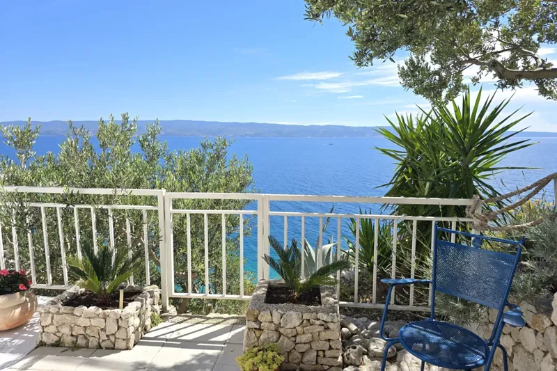 Charming house with sea and island views – 2