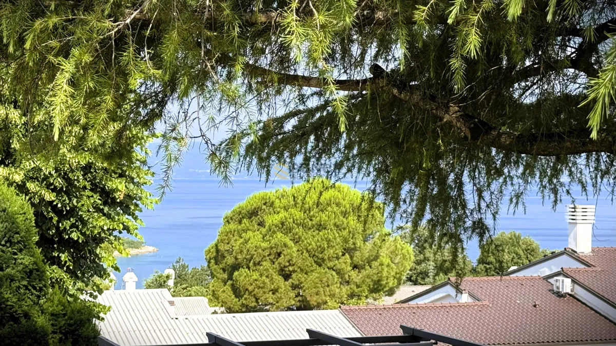 Njivice großzügiges Erdgeschoss mit Meerblick!
