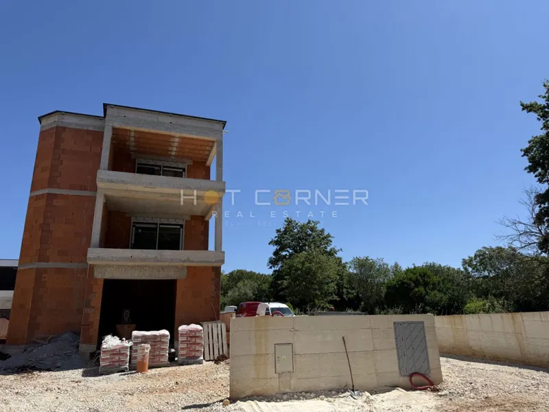 Medulin, top lokacija, 400 m od plaže, prizemni stan s vrtom – 3