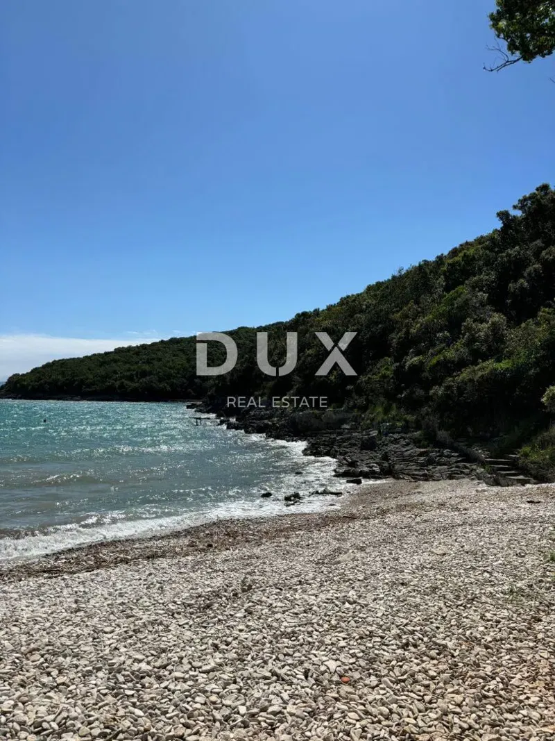 ISTRIA, DUGA UVALA Agricultural land 300 meters from the beach! – 2