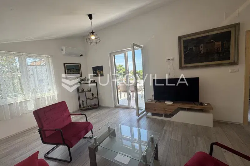 Istria, Rovinj, Prime Location: Spacious Two-Bedroom Apartment 100m2 with Sea View on 2nd Floor – 2