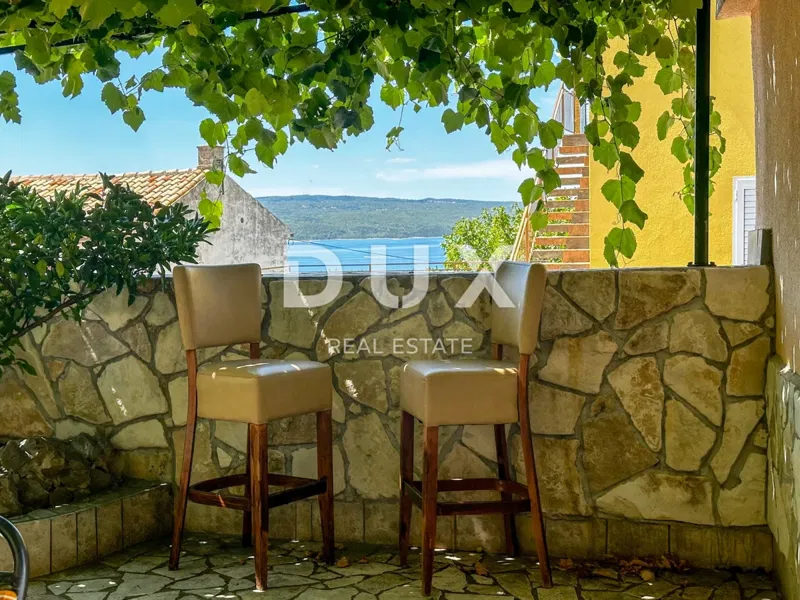 CRIKVENICA, DRAMALJ - house 115 m2 with two apartments near the sea, reduced price, opportunity!!! – 3