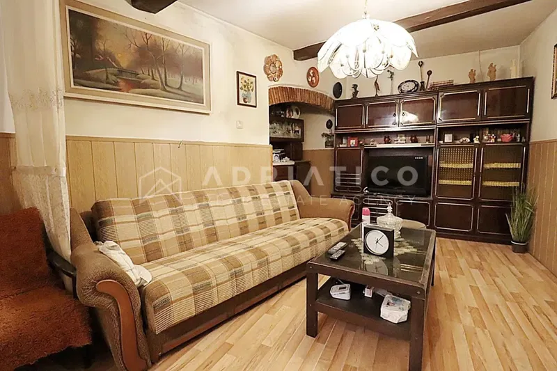 Rovigno, centro città, casa unica con terrazza e piccolo cortile – 3