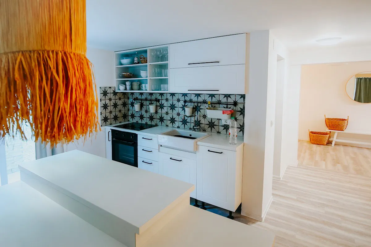 PRILIKA Banjole – kuća 190 m², 2 stana + bazen, 150 m od mora! (prodaja)