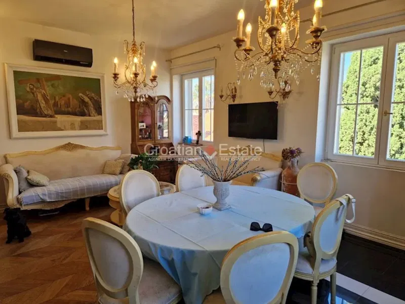 Bačvice – Tengerre néző lakás, kiváló helyen, eladó – 2