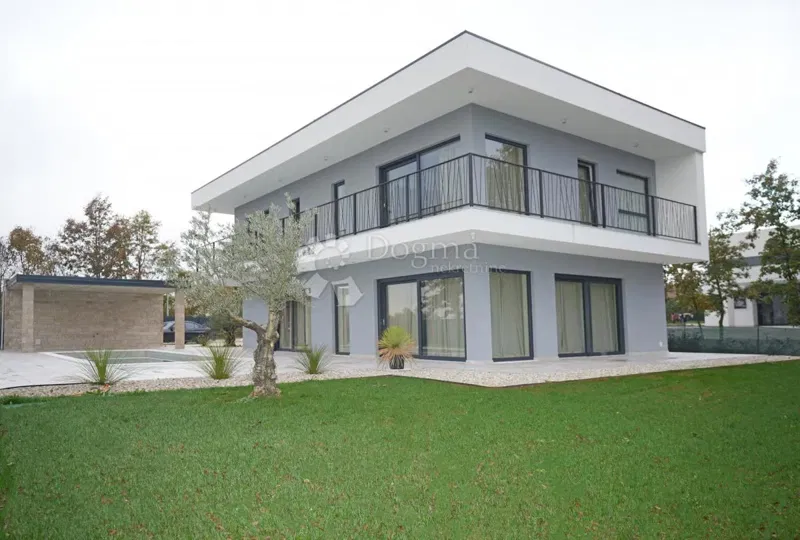 UNA CASA MODERNA IN COSTRUZIONE – 2