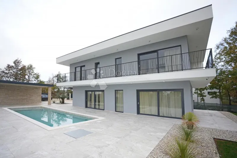 UNA CASA MODERNA IN COSTRUZIONE – 3