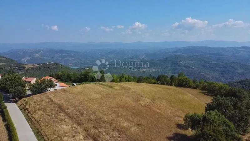 OTTIMO TERRENO CON BELLA VISTA – 3
