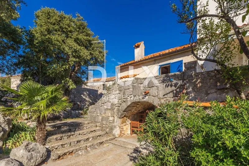 ISLAND OF KRK, KORNIĆ - Authentic stone house with a courtyard – 3