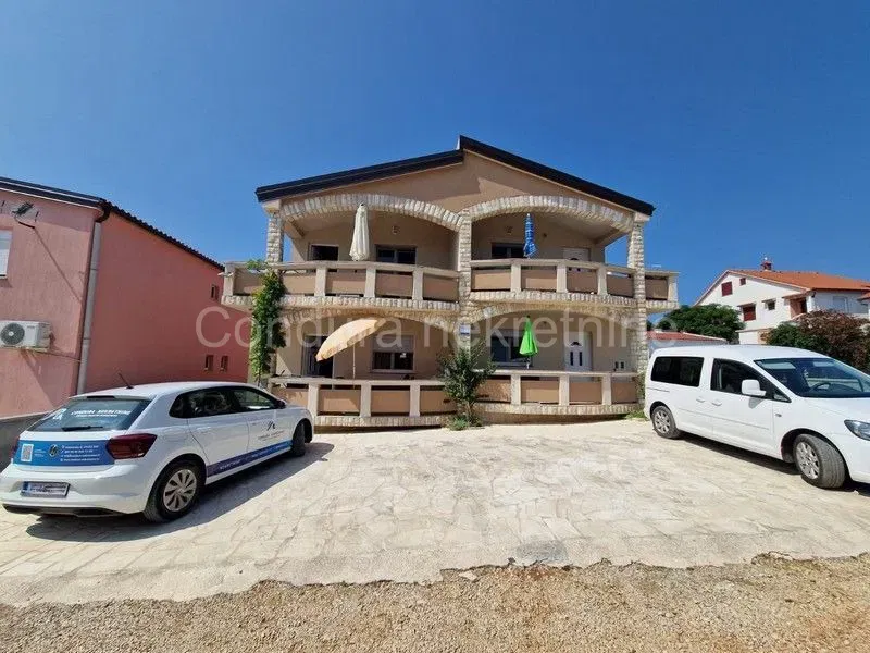 Vir - Detached house with 4 apartments – 2