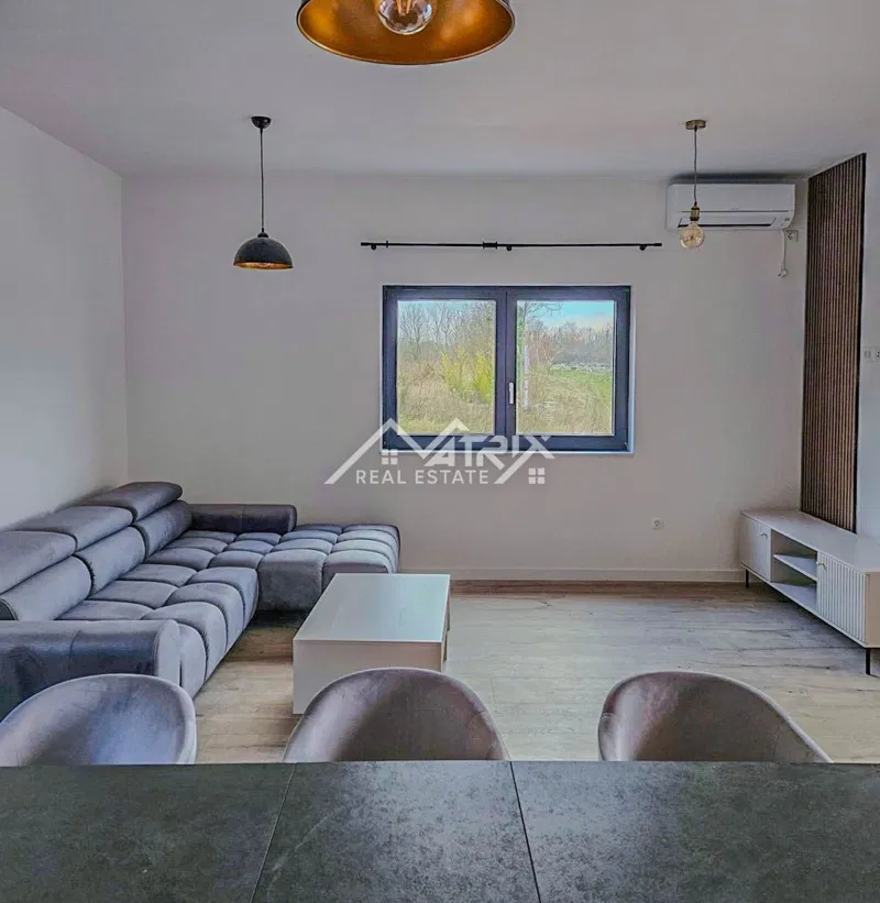 Svetvinčenat okolica, pritlična hiša z bazenom in prostorno parcelo – 3