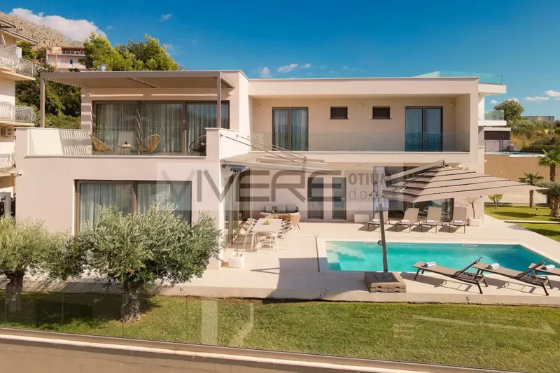 An enviable retreat with breathtaking sea views - EXCLUSIVE SALE – 3