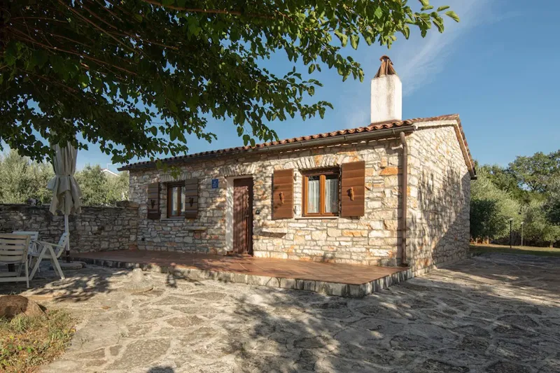 Complesso di case in pietra a Galižana – 3