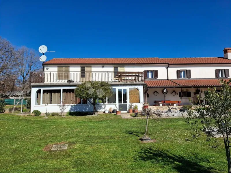 KARIGADOR - Casa con 3 appartamenti a 300m dal mare – 2