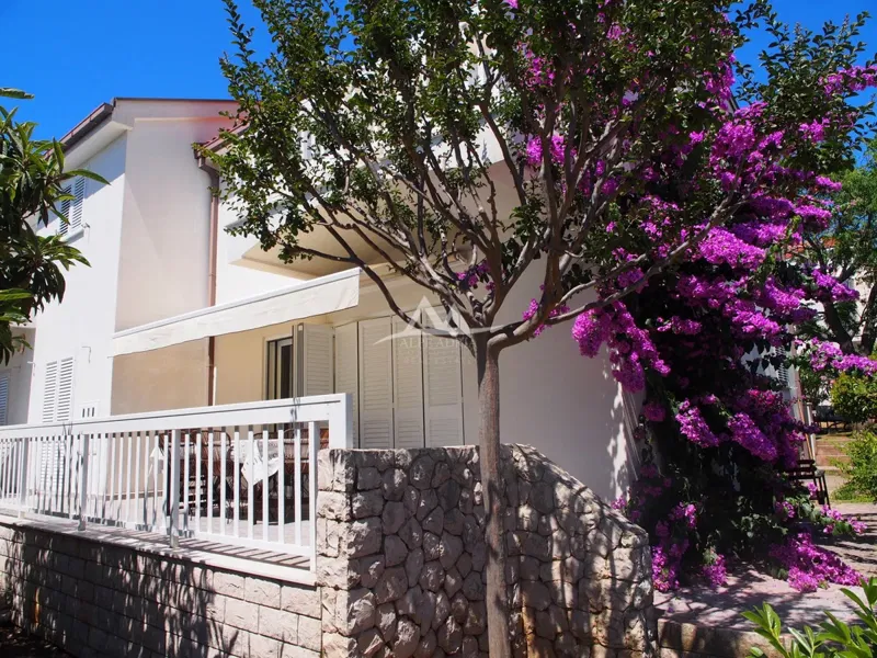 620.000 ZADAR – DIKLO | PRESTIŽNA LOKACIJA | KUĆA S POGLEDOM NA MORE
