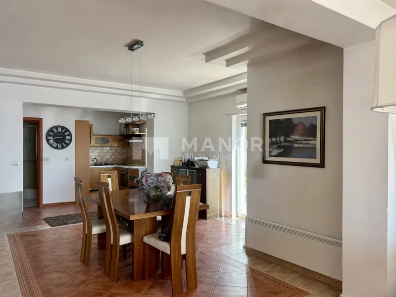 Flat Opatija - Centar, Opatija, 125m2 – 2