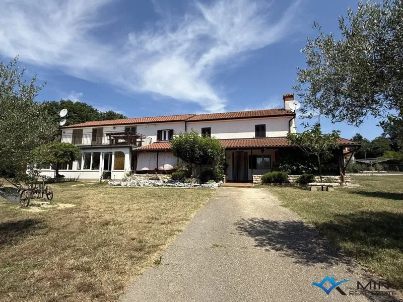 Stone house with large garden - Novigrad – 2