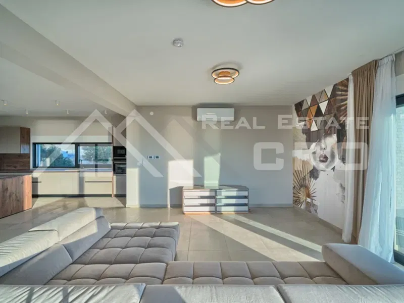 Primosten properties – Elegant and spacious villa boasting panoramic views, in a peaceful setting, for sale – 3