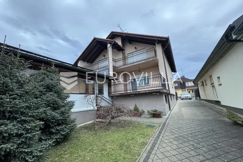 Đakovo, Centar, luksuzna kuća 470 m² na izuzetnoj lokaciji