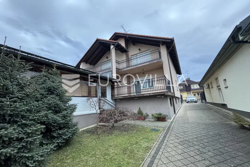 Đakovo, Centar, luksuzna kuća 470 m² na izuzetnoj lokaciji