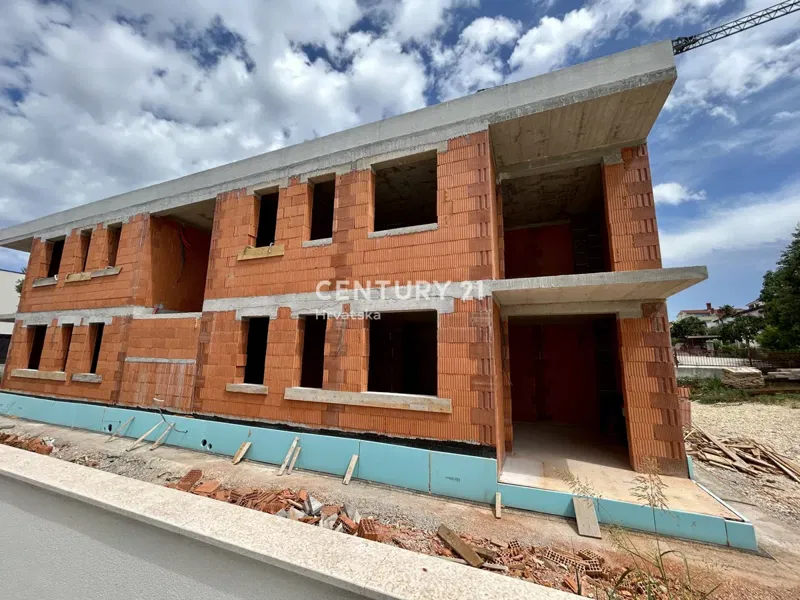 POREČ, SURROUNDINGS, NEW APARTMENT ONLY 2 KM FROM THE BEACH AND THE SEA – 2