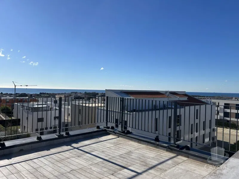 Novigrad - stan s krovnom terasom i panoramskim pogledom na more