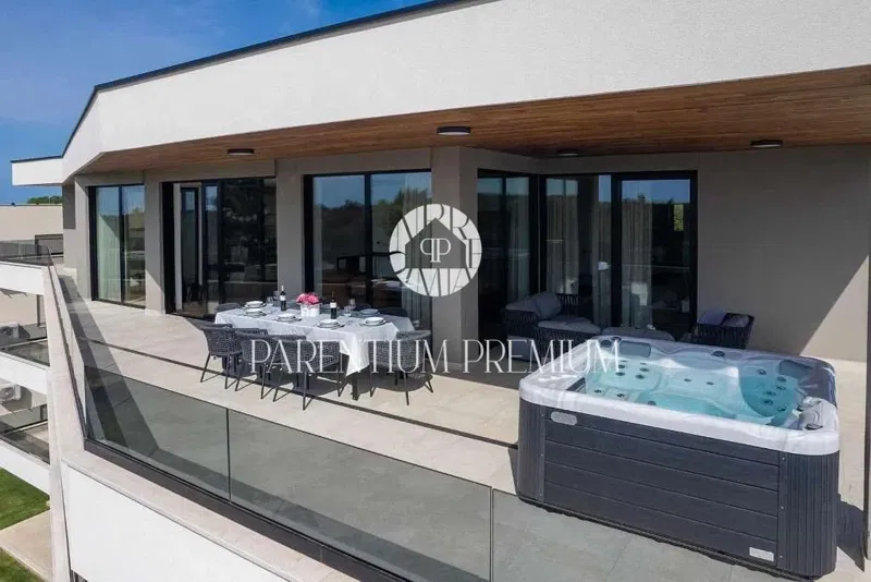 Attico a Parenzo con vista mare e jacuzzi | Nuova costruzione di lus – 3