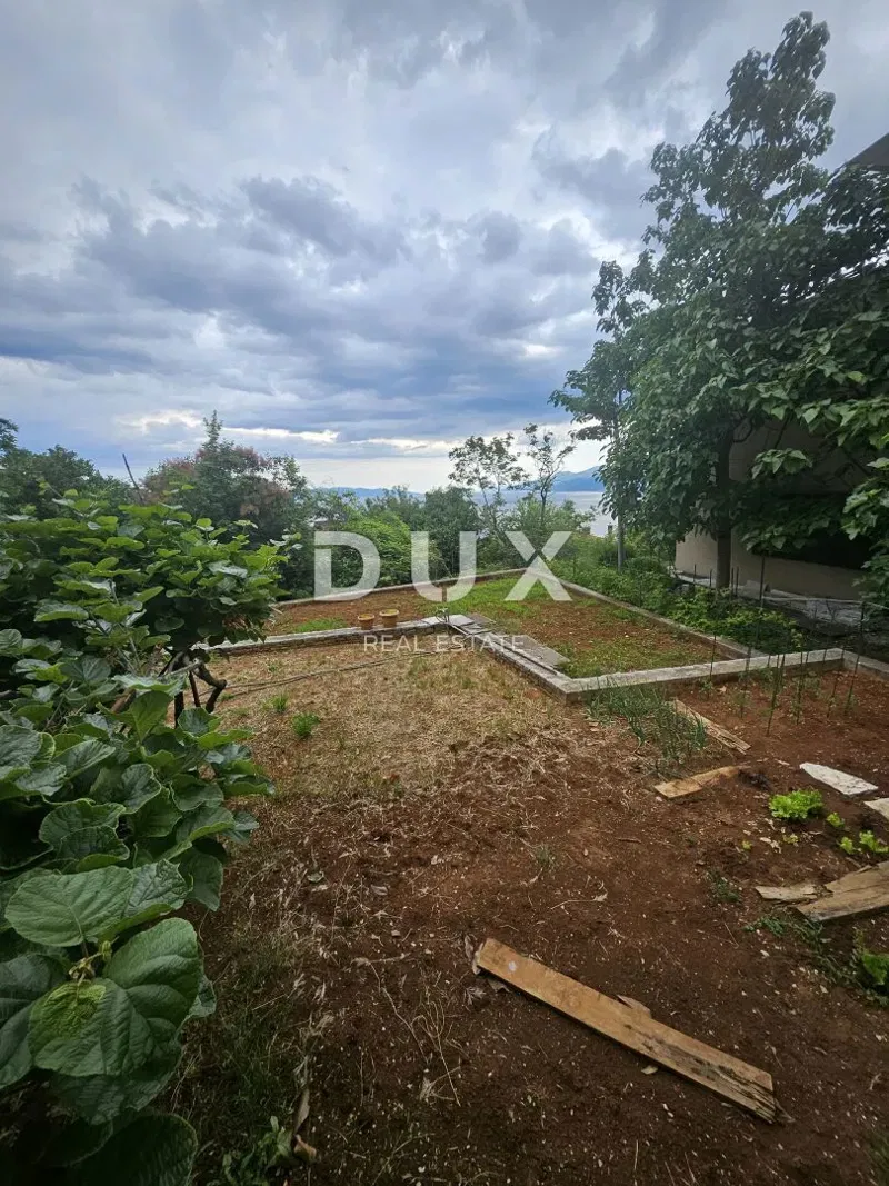 OPATIJA, PAVLOVAC, VOLOSKO - casa/edificio di 600m2 da ristrutturare con 4 appartamenti e vista panoramica sul mare + area di 1000m2 – 3
