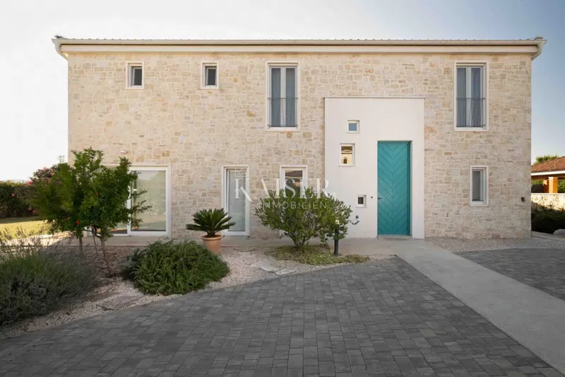 Zadar, Ugljan - Mediterranean villa near the Califfi castle – 3