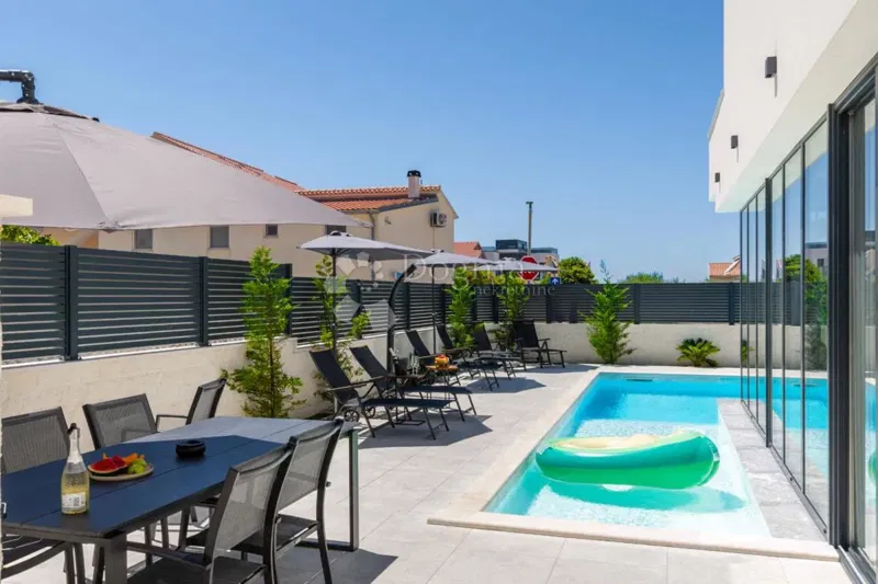 Dom Mulo, Vrsi, 300m2 – 2