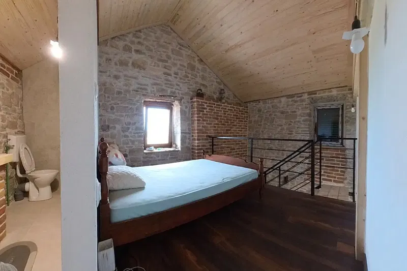 Semi-detached stone house – 2
