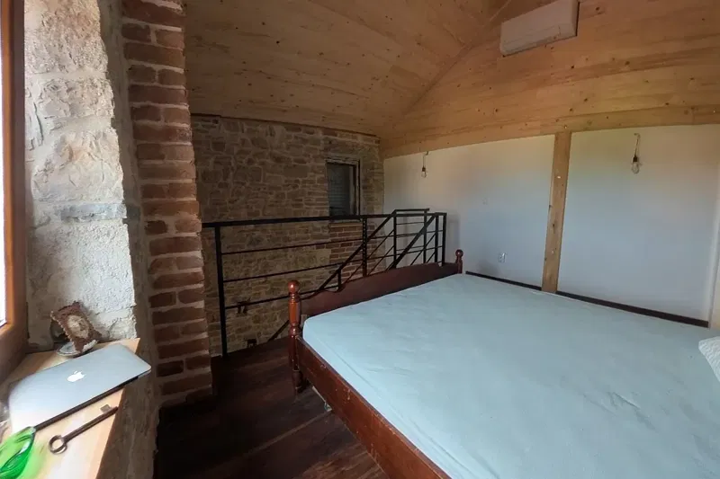 Semi-detached stone house – 3