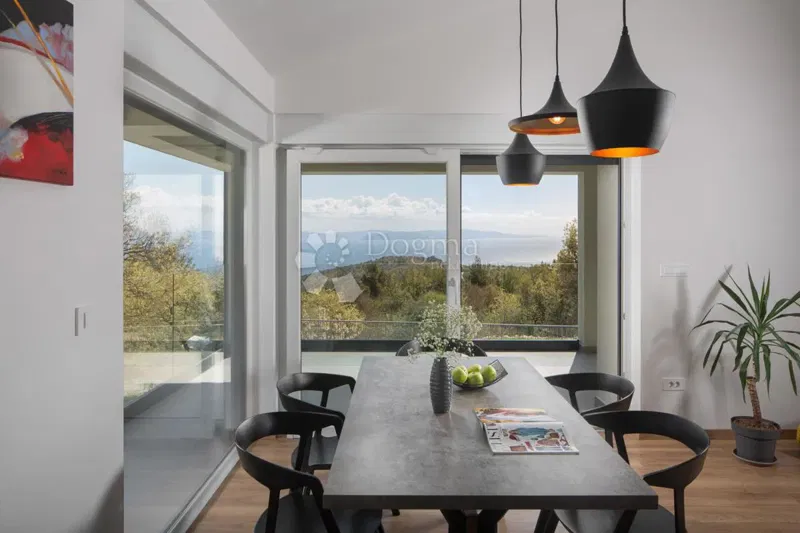 HOUSE WITH OPEN SEA VIEW – 2