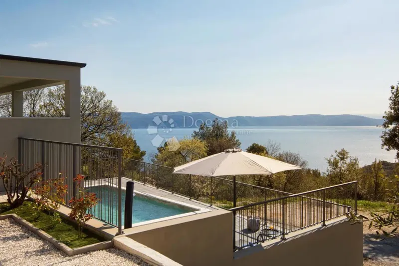 HOUSE WITH OPEN SEA VIEW – 3
