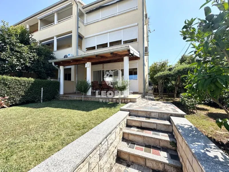 Ground floor apartment with a landscaped garden just 600 meters from the sea in Novigrad – 3