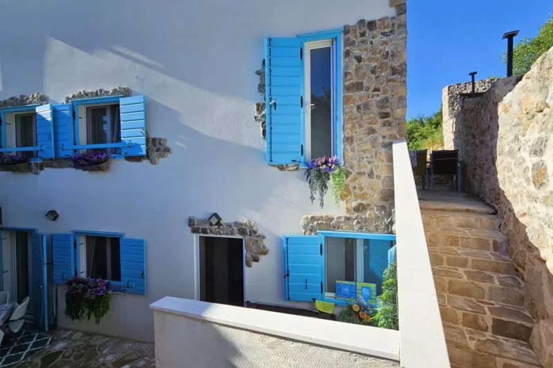 Splendida casa con due unità abitative e jacuzzi – 2