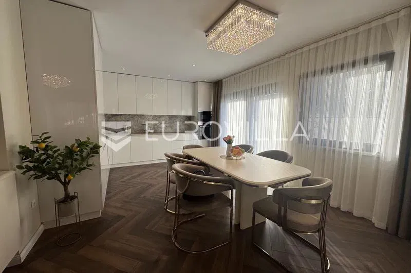 Istria, Rovinj – luxurious furnished three-bedroom apartment, 130 m² on the ground floor with pool – 3