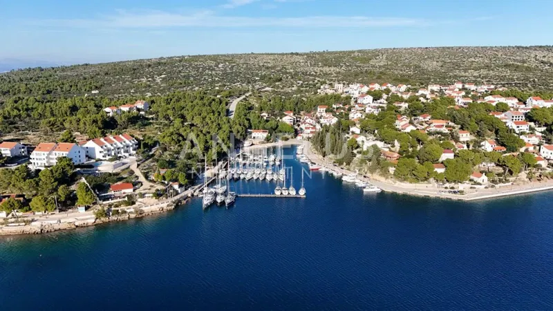 Brac, Milna - building plot close to the sea, 730 m2, FOR SALE – 2