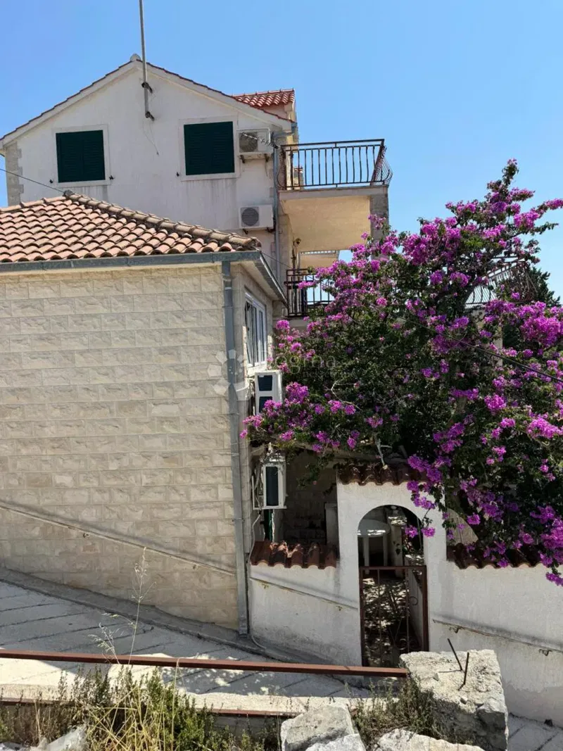 House Milna, 394,30m2 – 2