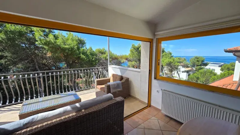 Istria, Rovinj, house in a small forest by the sea, parking, 6 apartments – 2