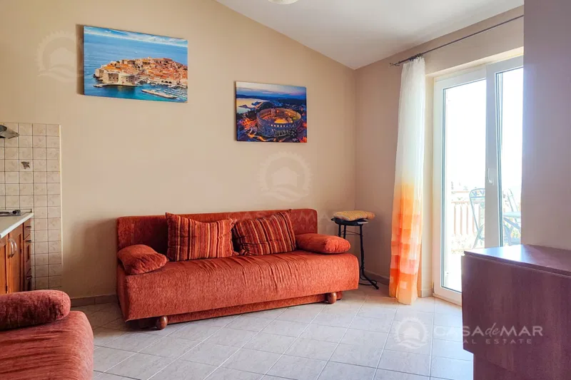 Apartman s galerijom i pogledom – 100m do mora – 2