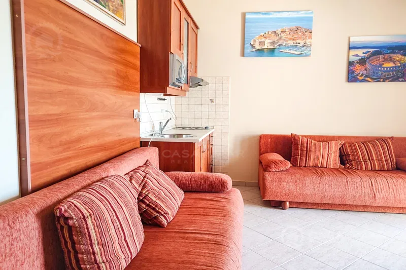 Apartman s galerijom i pogledom – 100m do mora – 3