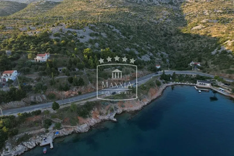 Starigrad Paklenica - plot of 4550m2 30m away from the sea! 320000€ – 2