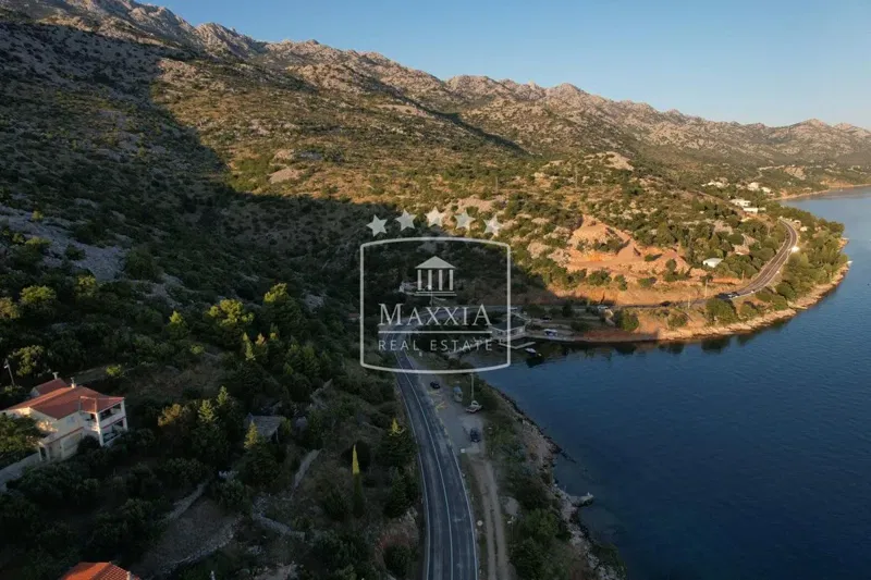 Starigrad Paklenica - plot of 4550m2 30m away from the sea! 320000€ – 3