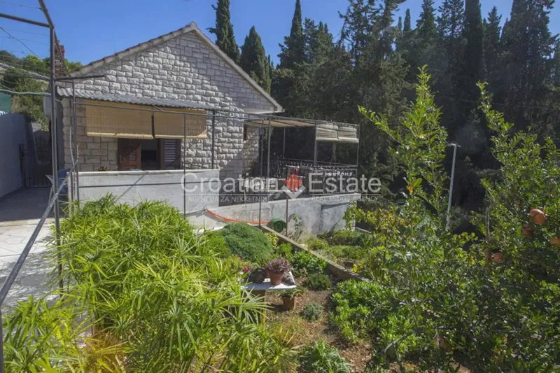 Traditional stone house with garden, for sale – 2