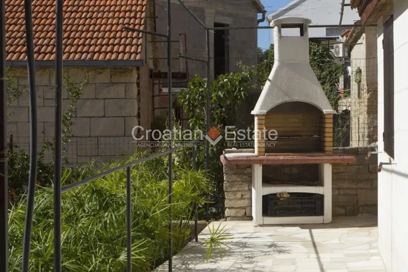 Traditional stone house with garden, for sale – 3